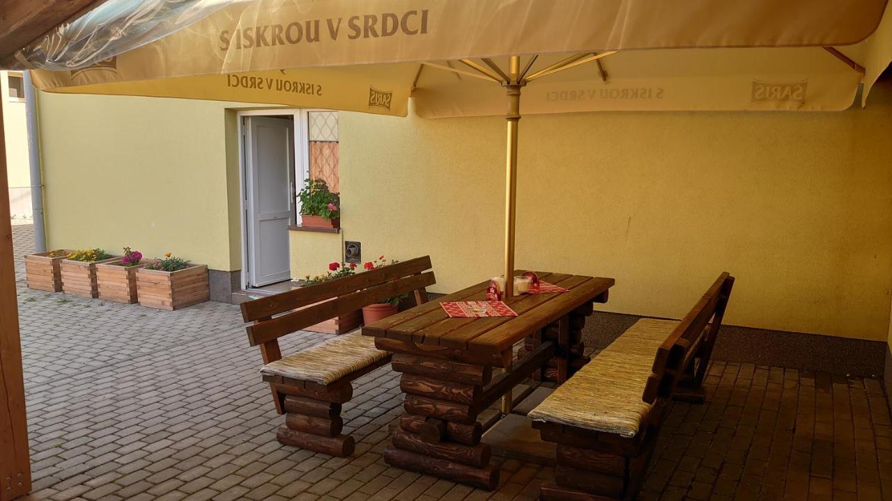 Penzion & Bar Natali Spissky Stvrtok Exterior foto