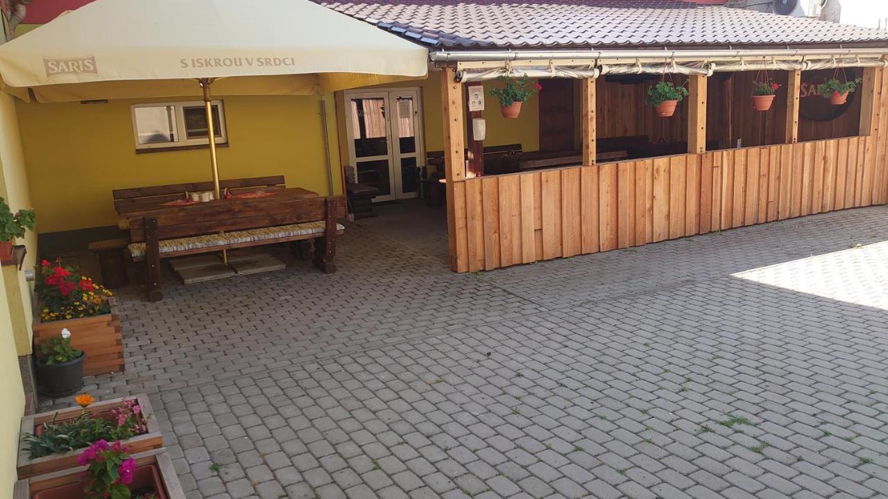 Penzion & Bar Natali Spissky Stvrtok Exterior foto